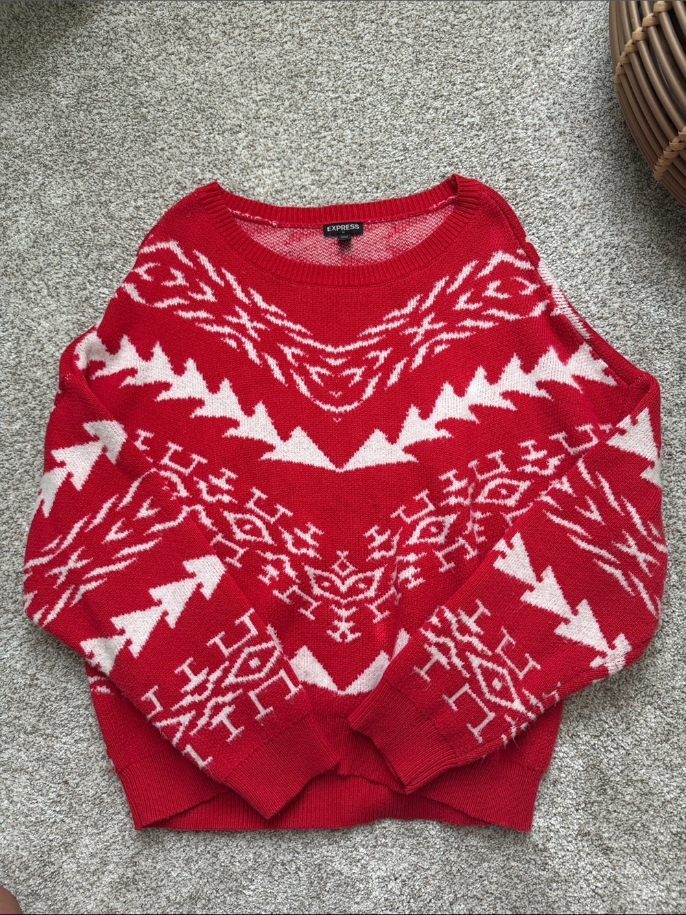 Express & Universal Thread Sweater Bundle - Picture 4 of 7